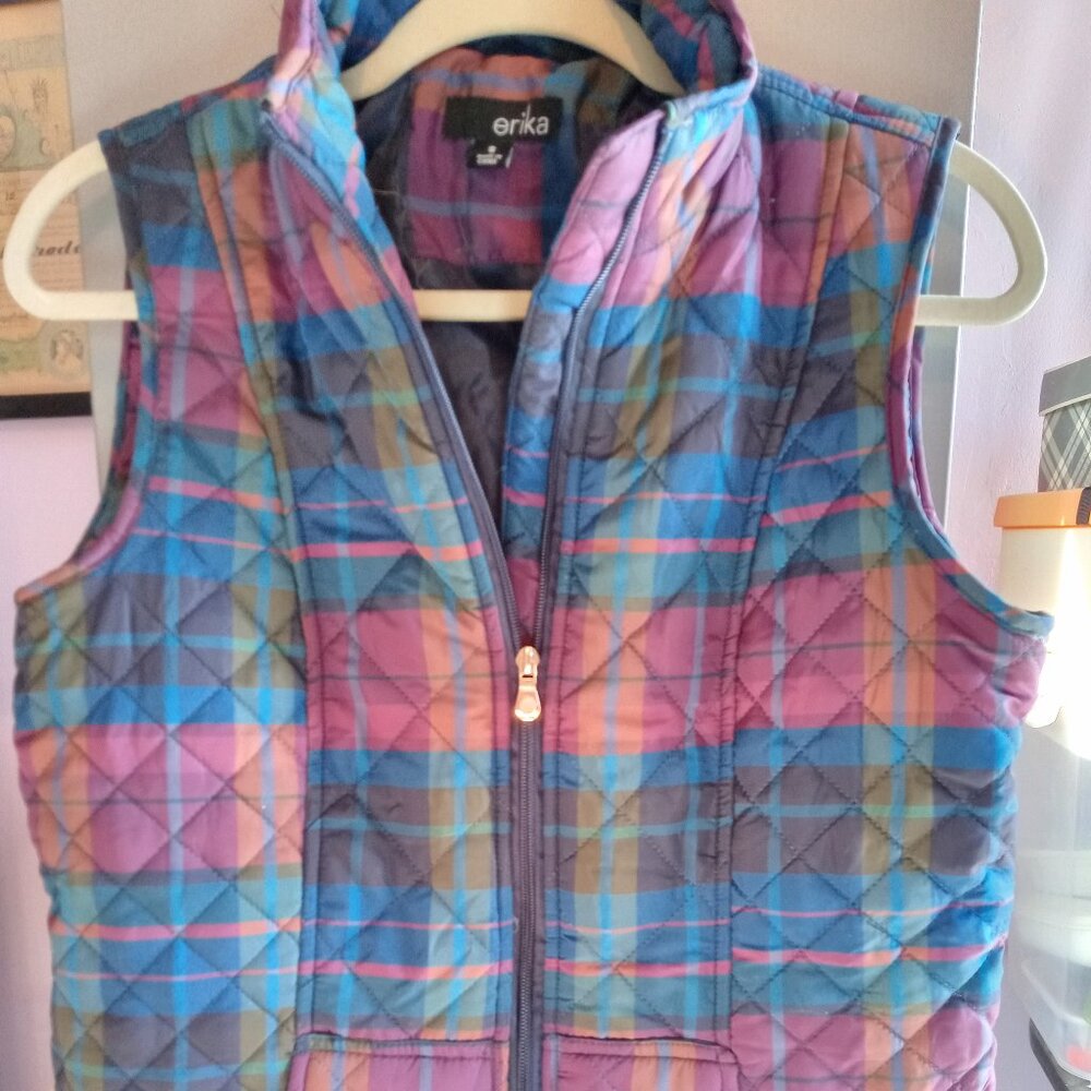 Zipper front plaid puffer vest by Erika size Small